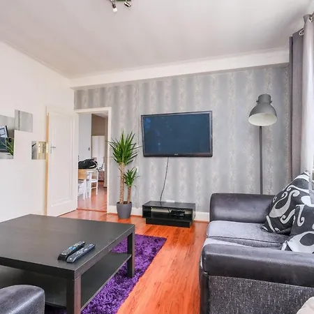 Classic Marble Arch Apartment